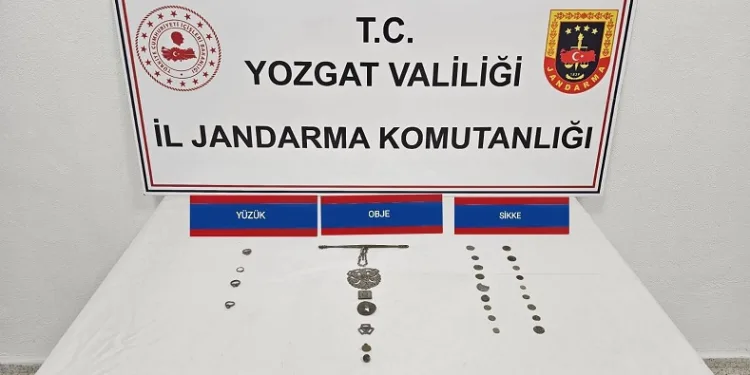 29 parça tarihi eser ele geçirildi