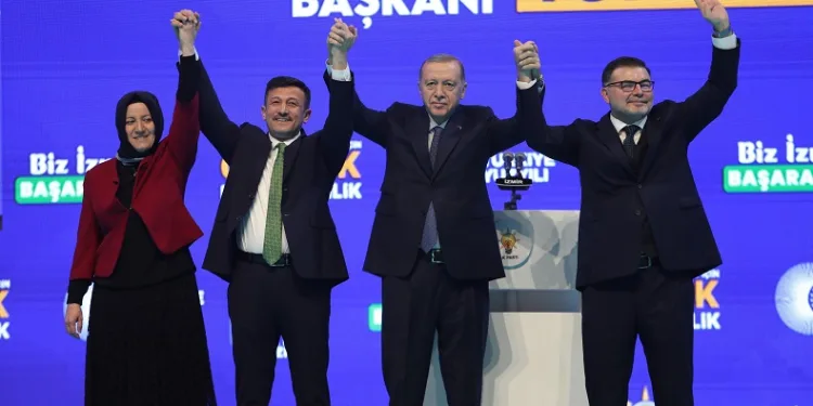 Cumhurbaşkanı Erdoğan İzmir ilçe belediye başkan adaylarını açıkladı