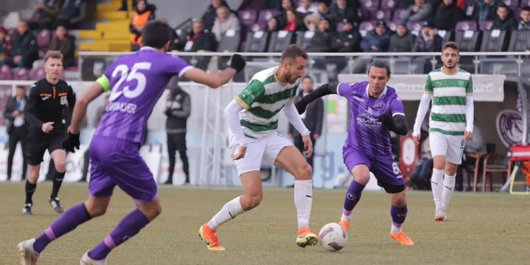 Efeler 09 SFK deplasmandan 3 puan ile dönüyor