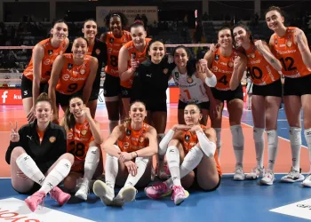 Eczacıbaşı Dynavit, Kuzeyboru karşısında set vermedi