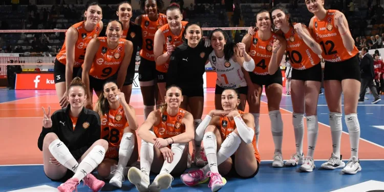 Eczacıbaşı Dynavit, Kuzeyboru karşısında set vermedi