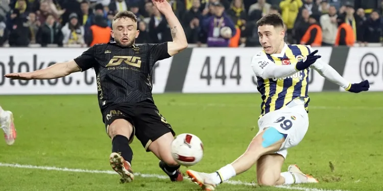Fenerbahçe 100 golü geçti