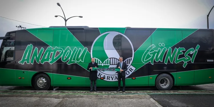 Alemdar’dan Sakaryaspor’a yeni takım otobüsü
