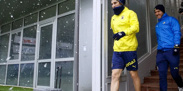 Fenerbahçe’de Çağlar Söyüncü, ilk idmanına çıktı