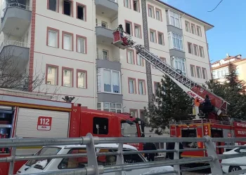 Apartman dairesinde çıkan yangın korkuttu