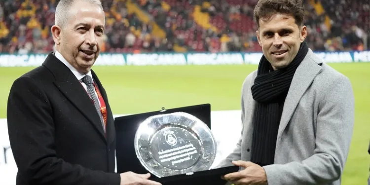 Cassio Lincoln’e plaket verildi