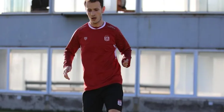 Sivasspor’da Abdulkadir Parmak ile yollar ayrıldı