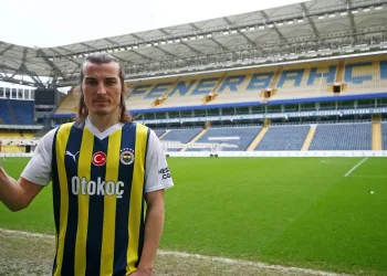 Fenerbahçe, Çağlar Söyüncü’nün lisansını çıkardı