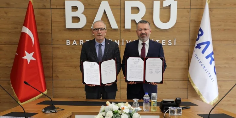 İki üniversite arasındaki iş birliği geliştiriliyor