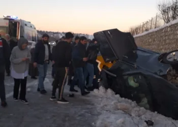 Bingöl’de otomobil takla attı: 5 yaralı