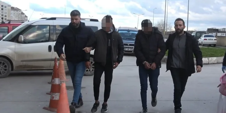 Ayakkabı hırsızları yakalandı