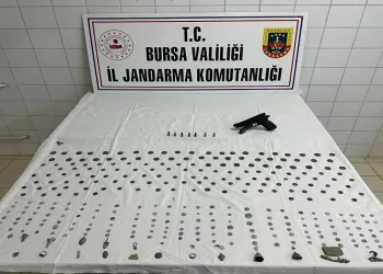 Bursa’da Roma dönemine ait 297 adet tarihi eser ele geçirildi