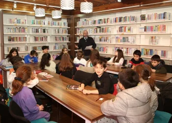 Bursa’da çocuklar eleştirel düşünmeyi öğrendi