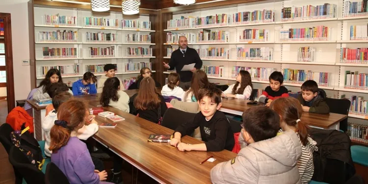 Bursa’da çocuklar eleştirel düşünmeyi öğrendi