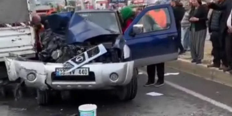 Erdemli’de zincirleme trafik kazası: 2 yaralı