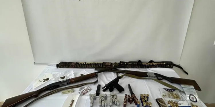 Silah ve uyuşturucu operasyonu: 2 gözaltı