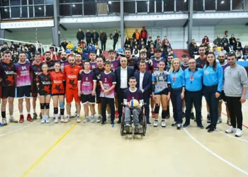 Engelli voleybol takımına büyük destek