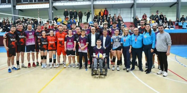 Engelli voleybol takımına büyük destek