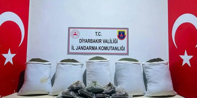 Diyarbakır’da 160 kilo esrar ele geçirildi