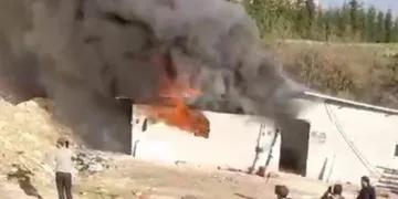 İşçiler çaresizce yangını izledi