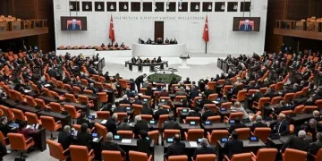 Emekliye zam Meclis’te kabul edildi