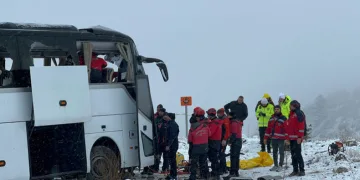 Kars’ta zincirleme kaza: 2 ölü 8 yaralı