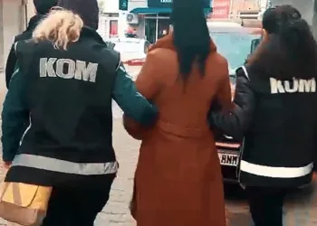 Kırmızı bültenle aranıyordu Ayvacık’ta yakalandı