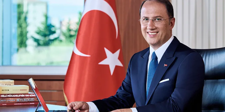 Mehmet Murat Çalık yeniden aday gösterildi
