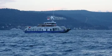 Fırtına nedeniyle tüm feribot seferleri iptal edildi