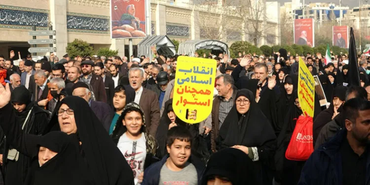 İran’da terör saldırısına protesto