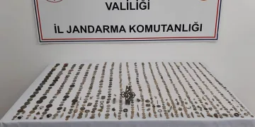 Mezarlık işçisinin evinden yüzlerce tarihi sikke çıktı