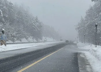 Bolu Dağı’nda aralıklarla kar yağışı etkili oluyor
