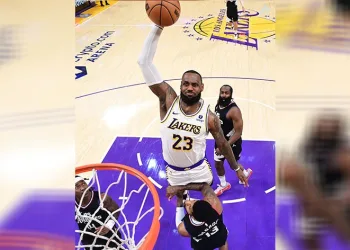 NBA’de Los Angeles derbisinde kazanan Lakers