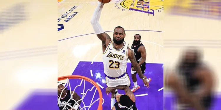 NBA’de Los Angeles derbisinde kazanan Lakers