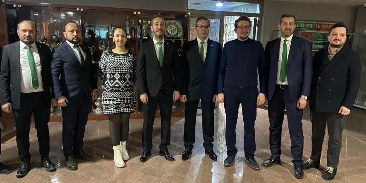Bursaspor’da Bağımsız Denetleme ve Hukuk Kurulu Listeleri Divan’a Sunuldu