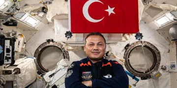 Alper Gezeravcı’dan Türk bayraklı paylaşım