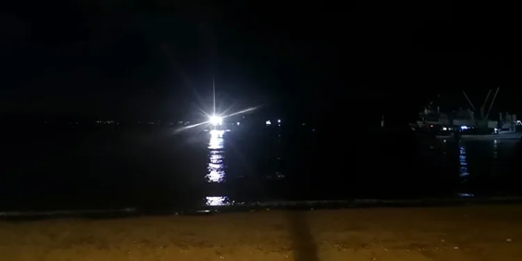 Balıkçı teknesindeki kayıp 2 kişiyi arama çalışmaları sürüyor