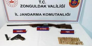 Jandarmanın aradığı evden ruhsatsız silahlar ele geçirildi