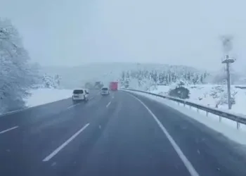 Bursa’da kar yağışı sürücülere zor anlar yaşatıyor