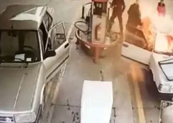 Tofaş bomba gibi patladı