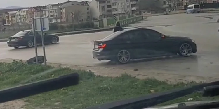 Bursa’da drift atan araç kamerada
