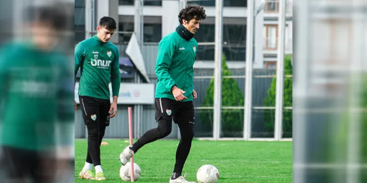 Bursaspor’da çalışmalar devam ediyor