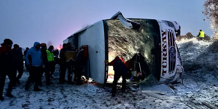 Kastamonu’da otobüs devrildi: 6 ölü, 33 yaralı