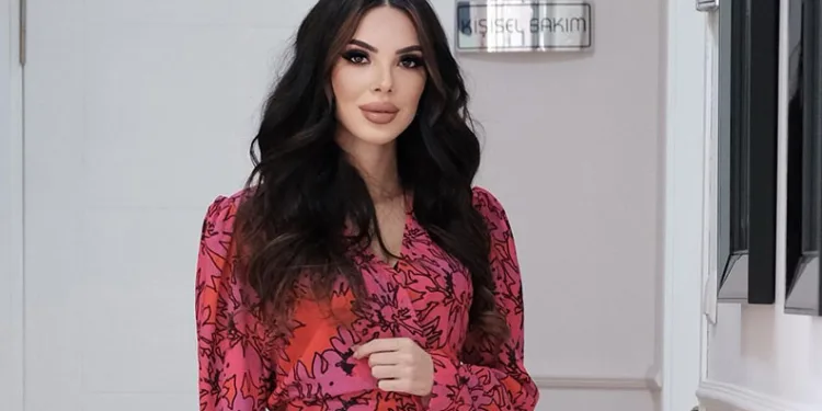 Ünlü şarkıcının kardeşi 10. kattan düşerek hayatını kaybetti