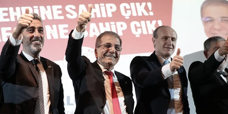 Yeniden Refah Partisi’nin Büyükşehir adayı Sedat Yalçın