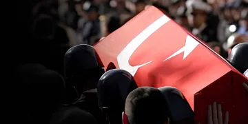 Türkiye şehitlerine ağlıyor