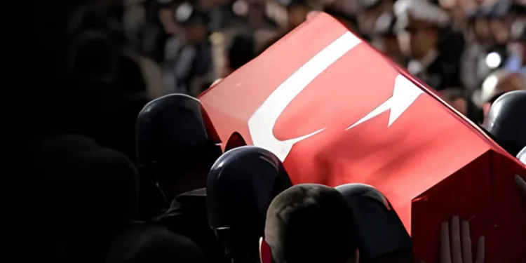 Türkiye şehitlerine ağlıyor