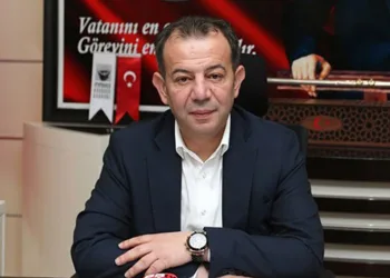 Tanju Özcan’ı tehdit eden emlakçıya ev hapsi