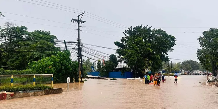 Filipinler’de sel: 6 ölü