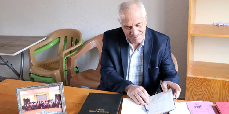 Bu muhtarın tek rakibi kendisi
